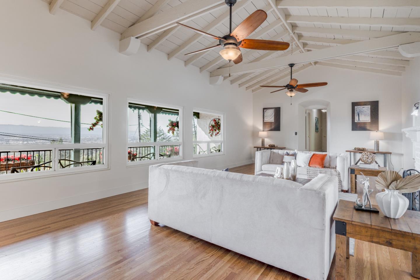 Detail Gallery Image 4 of 66 For 15738 Highland Dr, San Jose,  CA 95127 - 3 Beds | 2 Baths