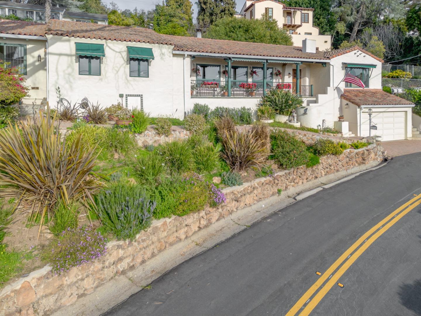 Detail Gallery Image 68 of 70 For 15738 Highland Dr, San Jose,  CA 95127 - 3 Beds | 2 Baths