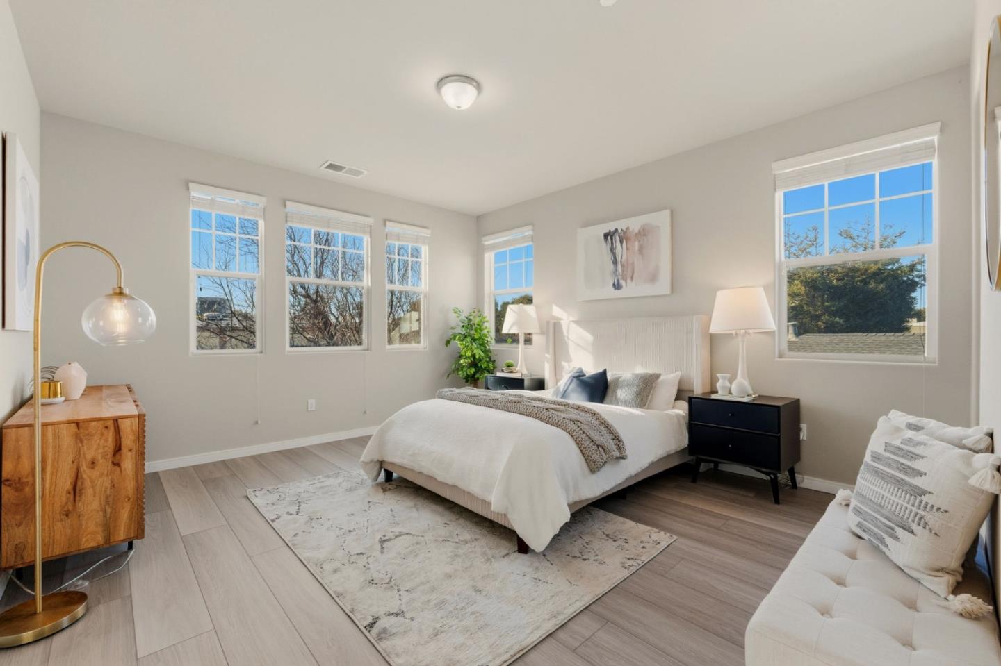 Detail Gallery Image 15 of 27 For 639 Montage Cir, East Palo Alto,  CA 94303 - 4 Beds | 2/1 Baths