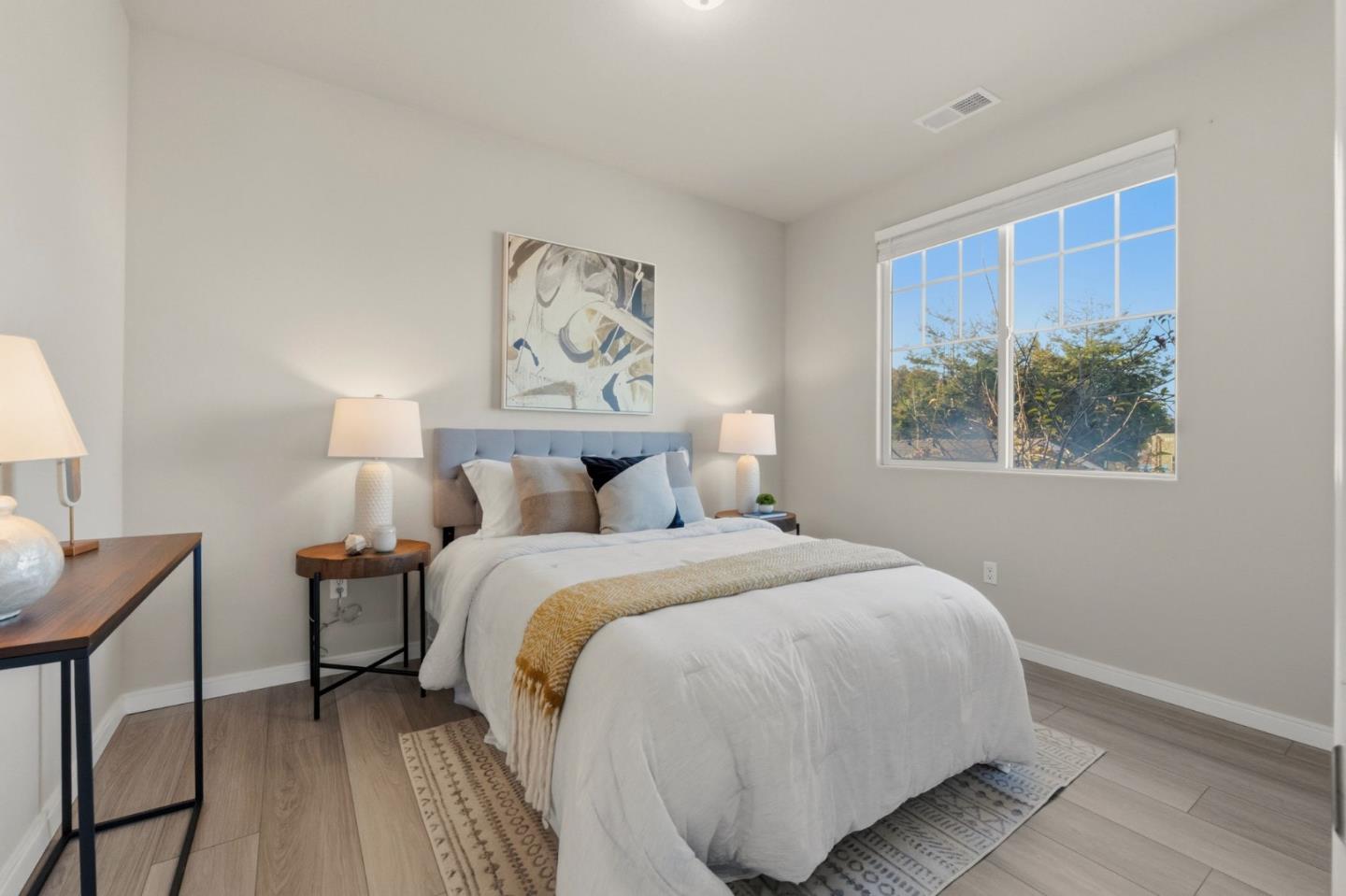 Detail Gallery Image 18 of 27 For 639 Montage Cir, East Palo Alto,  CA 94303 - 4 Beds | 2/1 Baths