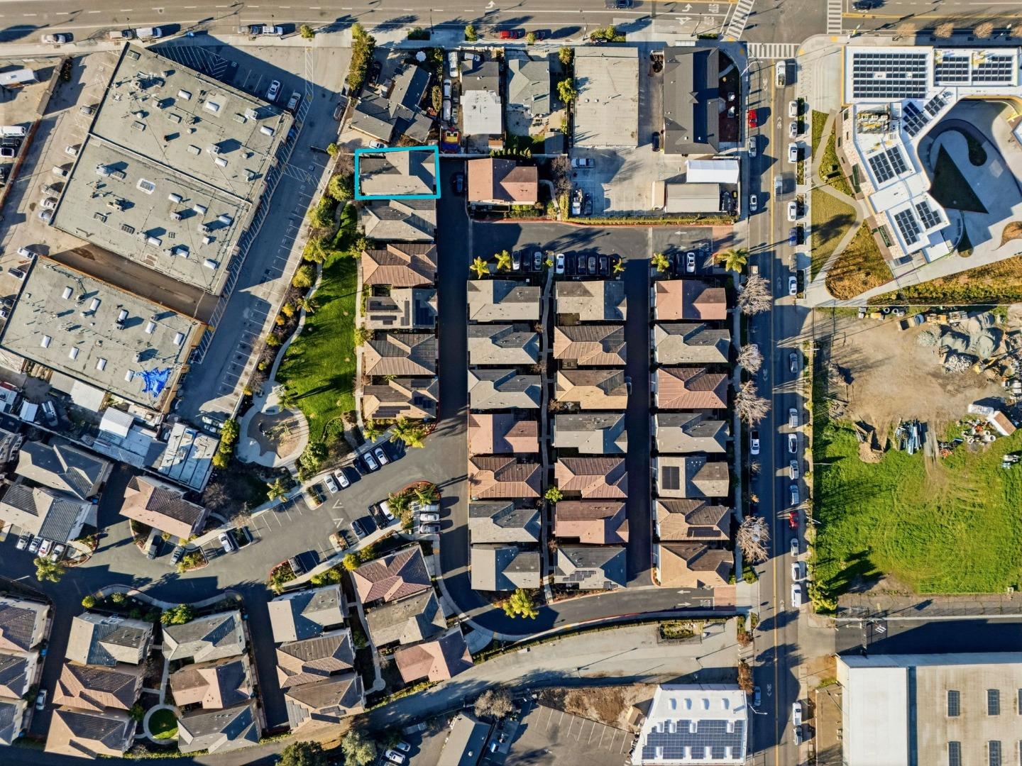 Detail Gallery Image 25 of 27 For 639 Montage Cir, East Palo Alto,  CA 94303 - 4 Beds | 2/1 Baths