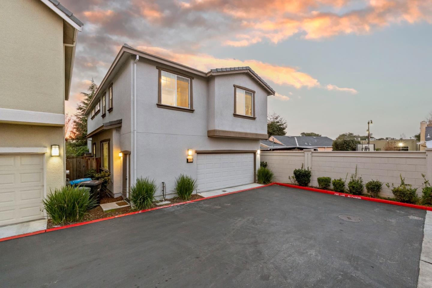 Detail Gallery Image 6 of 27 For 639 Montage Cir, East Palo Alto,  CA 94303 - 4 Beds | 2/1 Baths