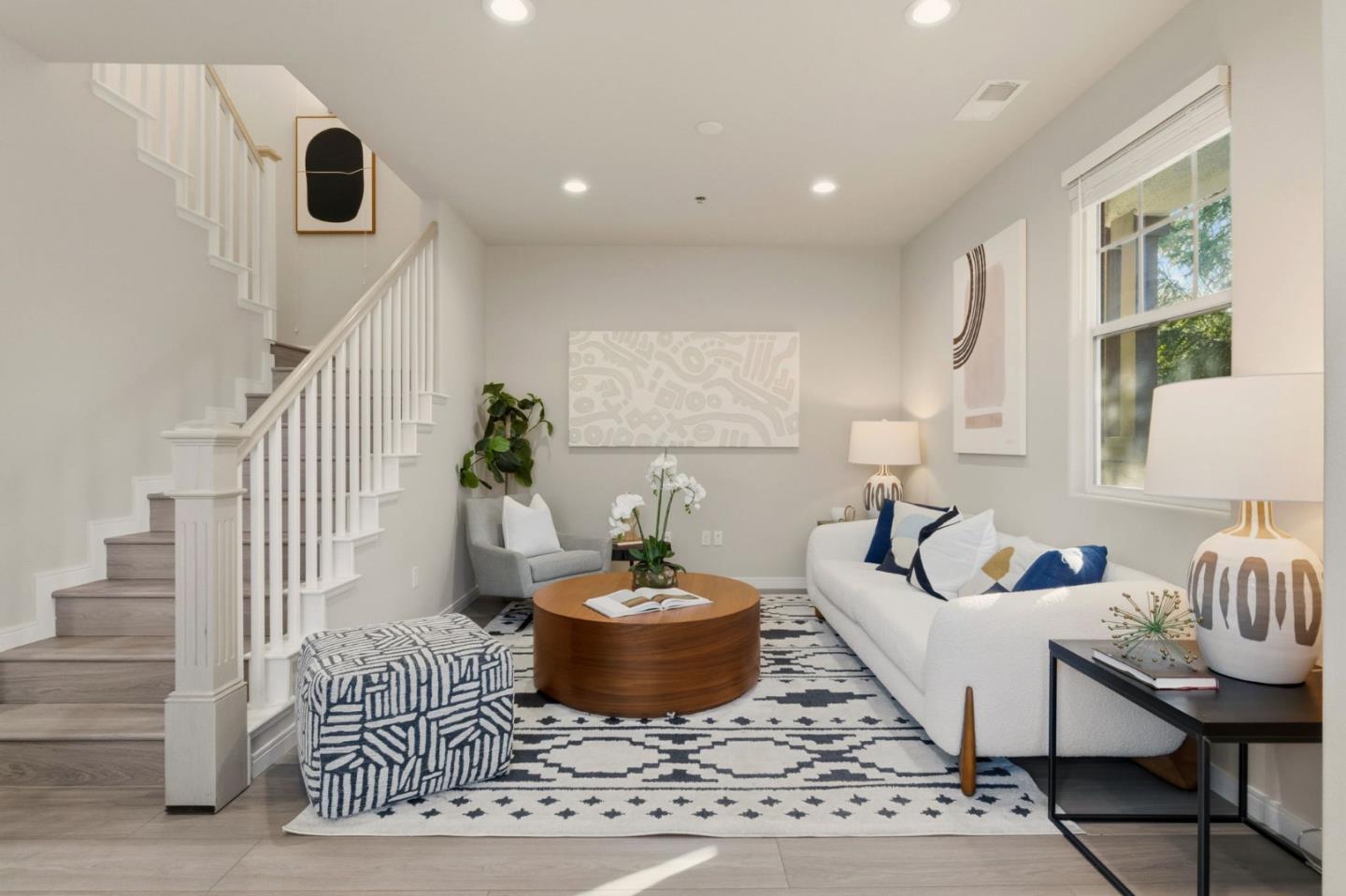 Detail Gallery Image 9 of 27 For 639 Montage Cir, East Palo Alto,  CA 94303 - 4 Beds | 2/1 Baths