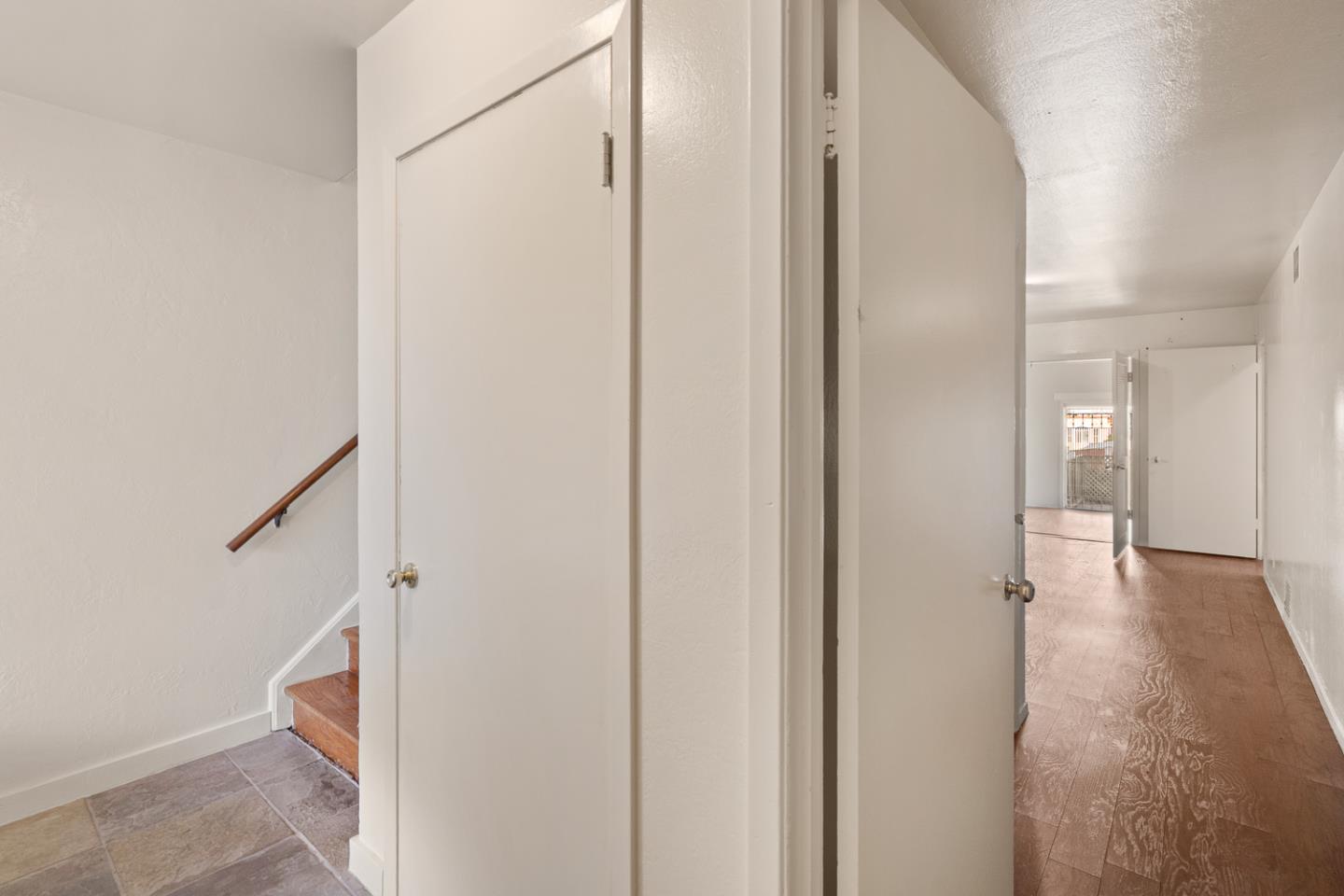 Detail Gallery Image 3 of 31 For 56 Flournoy St, Daly City,  CA 94014 - 3 Beds | 1/1 Baths