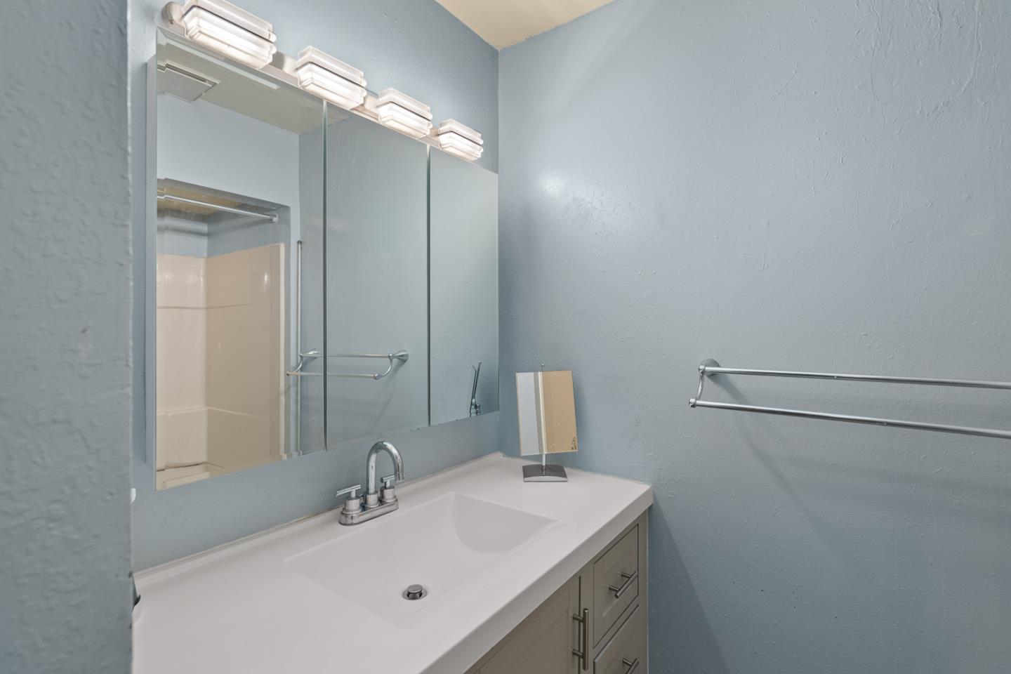 Detail Gallery Image 7 of 31 For 56 Flournoy St, Daly City,  CA 94014 - 3 Beds | 1/1 Baths