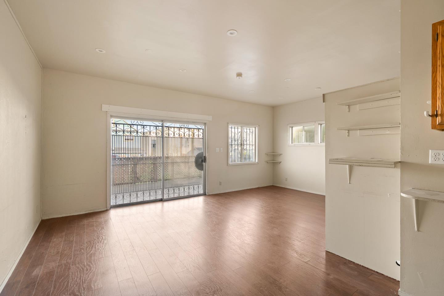 Detail Gallery Image 9 of 31 For 56 Flournoy St, Daly City,  CA 94014 - 3 Beds | 1/1 Baths