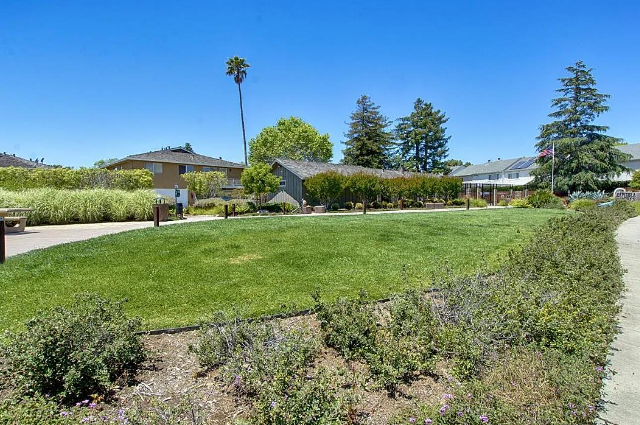 Detail Gallery Image 16 of 21 For 1355 45th Ave #3,  Capitola,  CA 95010 - 2 Beds | 1 Baths