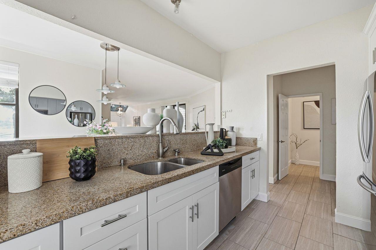Detail Gallery Image 18 of 41 For 1005 Foxchase Dr, San Jose,  CA 95123 - 1 Beds | 1/1 Baths