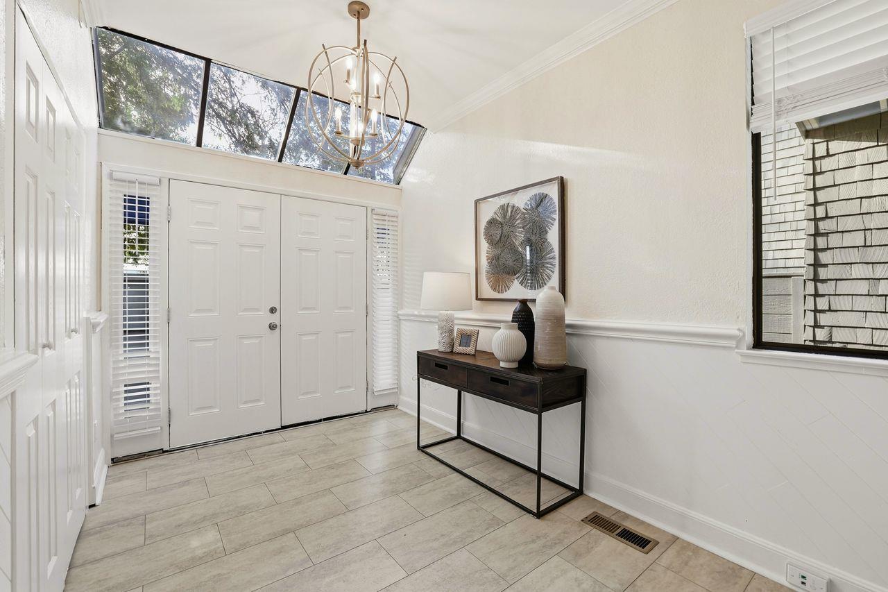 Detail Gallery Image 3 of 41 For 1005 Foxchase Dr, San Jose,  CA 95123 - 1 Beds | 1/1 Baths