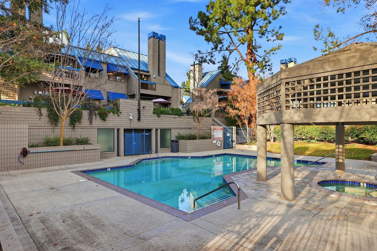 Detail Gallery Image 38 of 41 For 1005 Foxchase Dr, San Jose,  CA 95123 - 1 Beds | 1/1 Baths