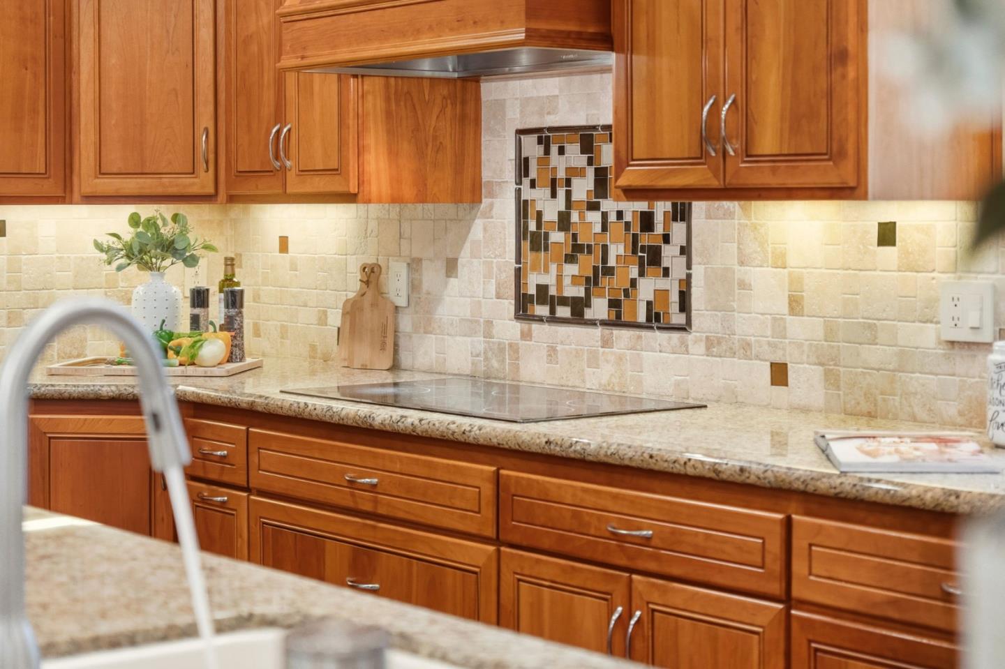 Detail Gallery Image 11 of 92 For 13243 via Ranchero Dr, Saratoga,  CA 95070 - 6 Beds | 4 Baths