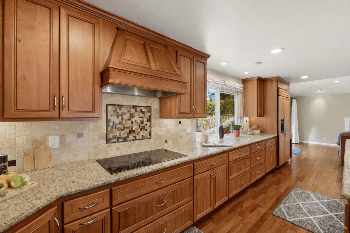 Detail Gallery Image 12 of 92 For 13243 via Ranchero Dr, Saratoga,  CA 95070 - 6 Beds | 4 Baths