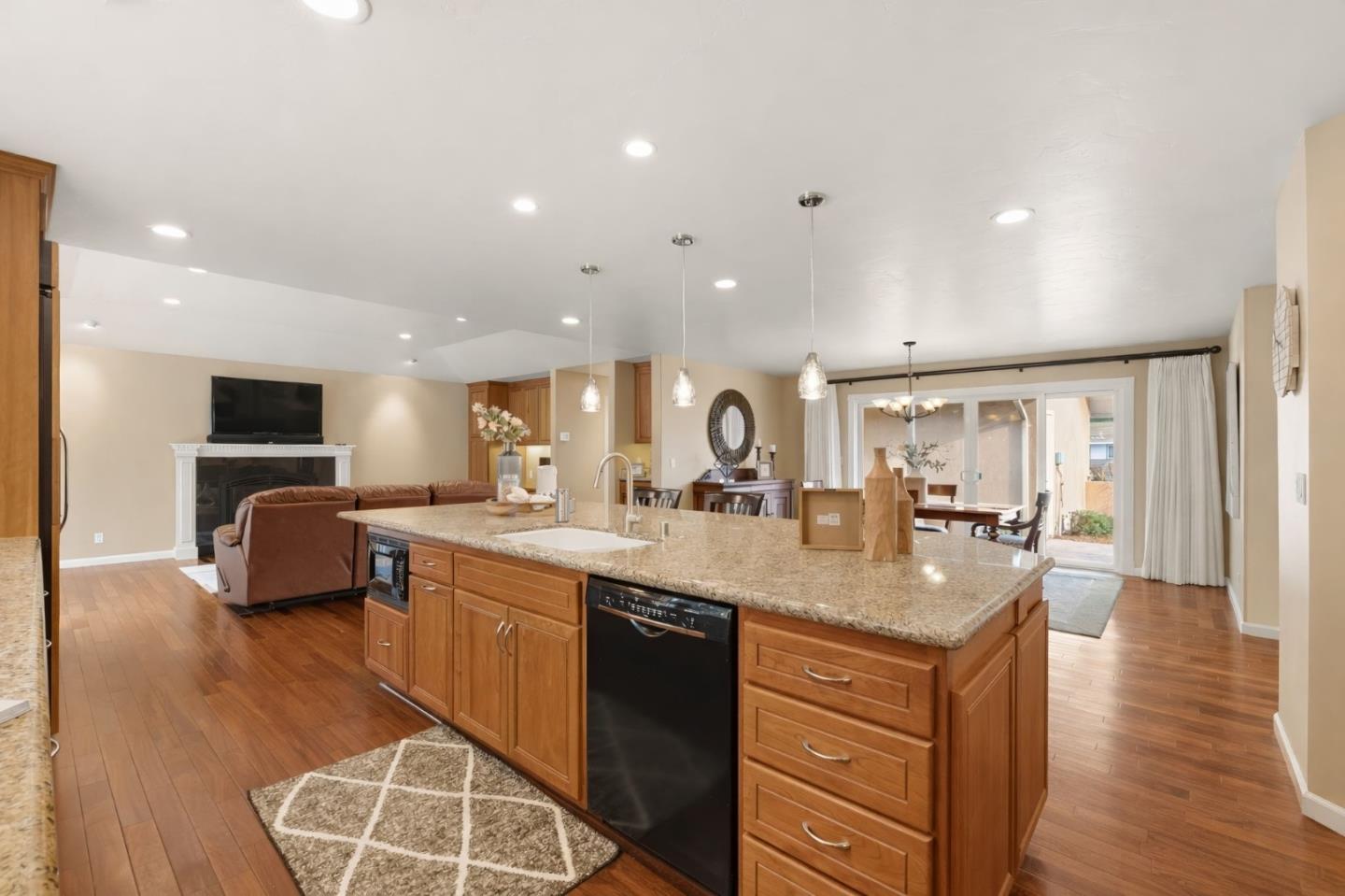 Detail Gallery Image 17 of 92 For 13243 via Ranchero Dr, Saratoga,  CA 95070 - 6 Beds | 4 Baths