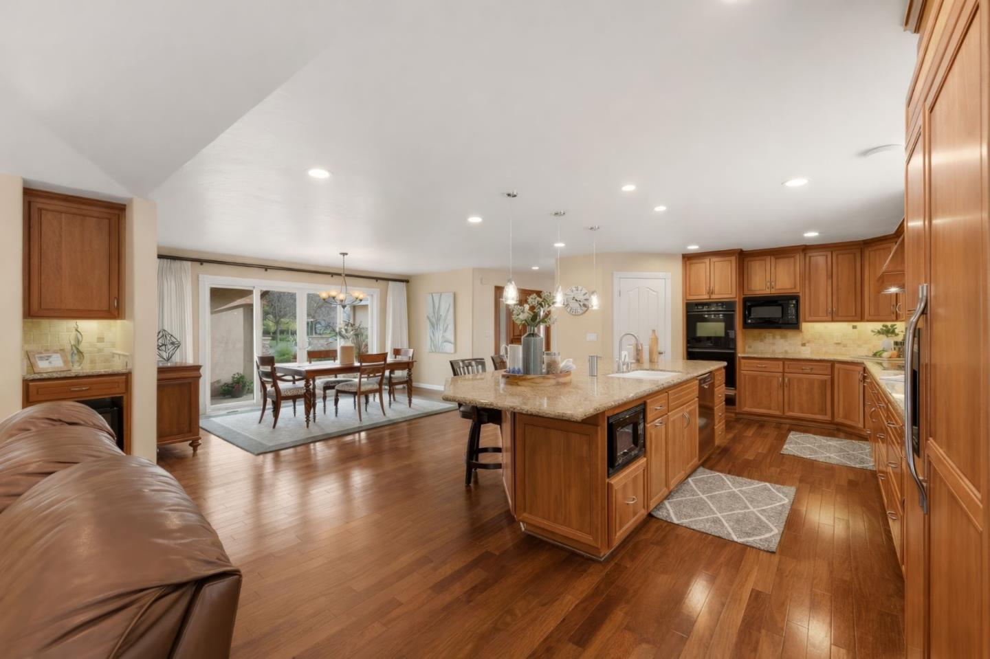 Detail Gallery Image 19 of 92 For 13243 via Ranchero Dr, Saratoga,  CA 95070 - 6 Beds | 4 Baths