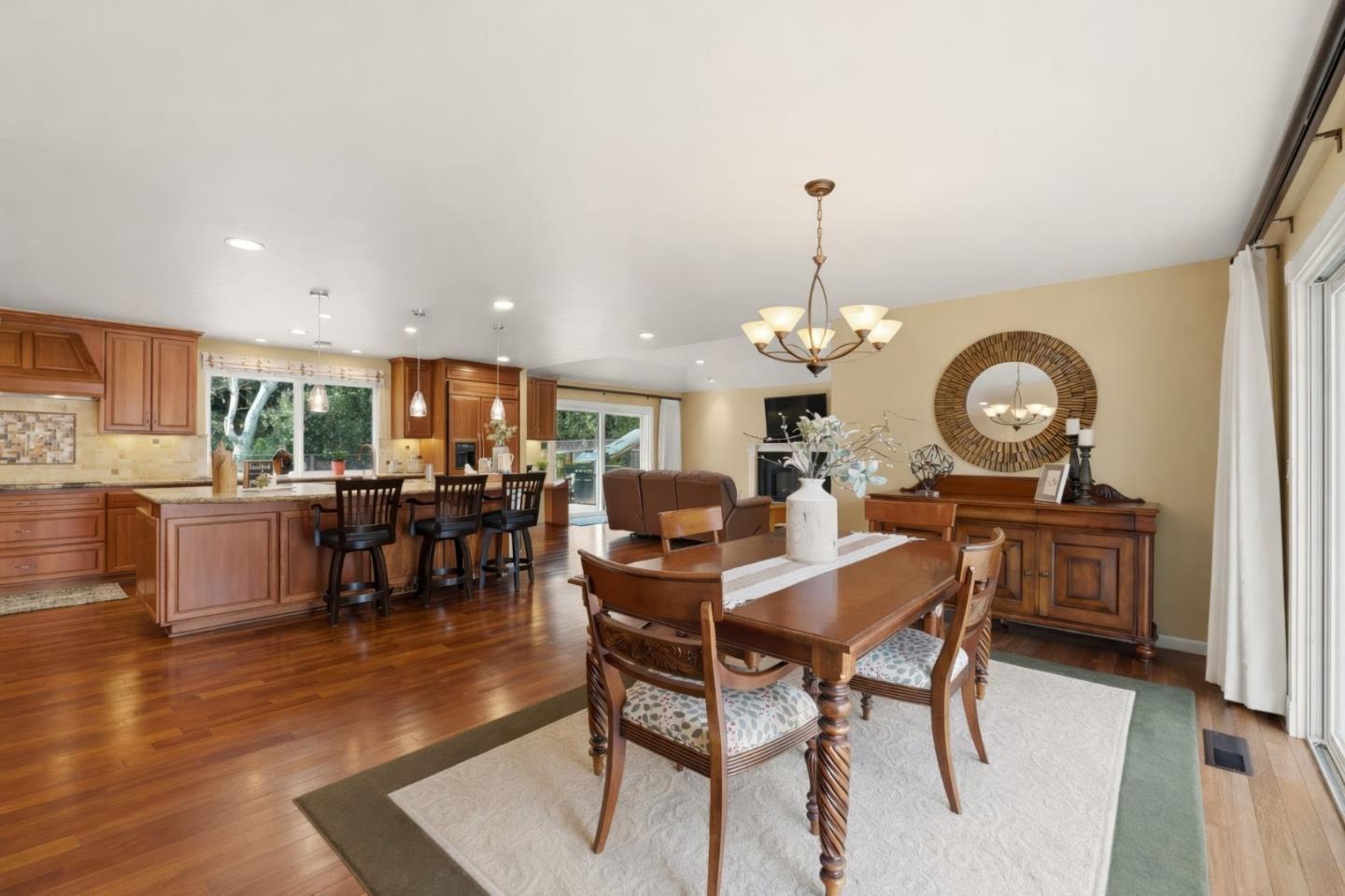 Detail Gallery Image 23 of 92 For 13243 via Ranchero Dr, Saratoga,  CA 95070 - 6 Beds | 4 Baths