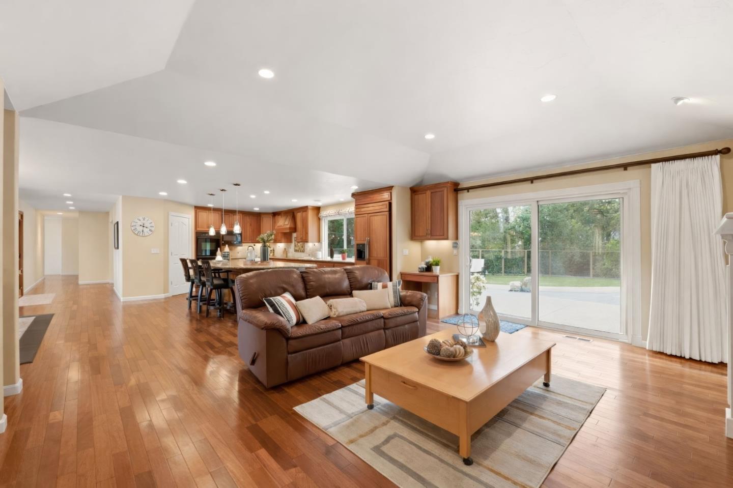 Detail Gallery Image 25 of 92 For 13243 via Ranchero Dr, Saratoga,  CA 95070 - 6 Beds | 4 Baths