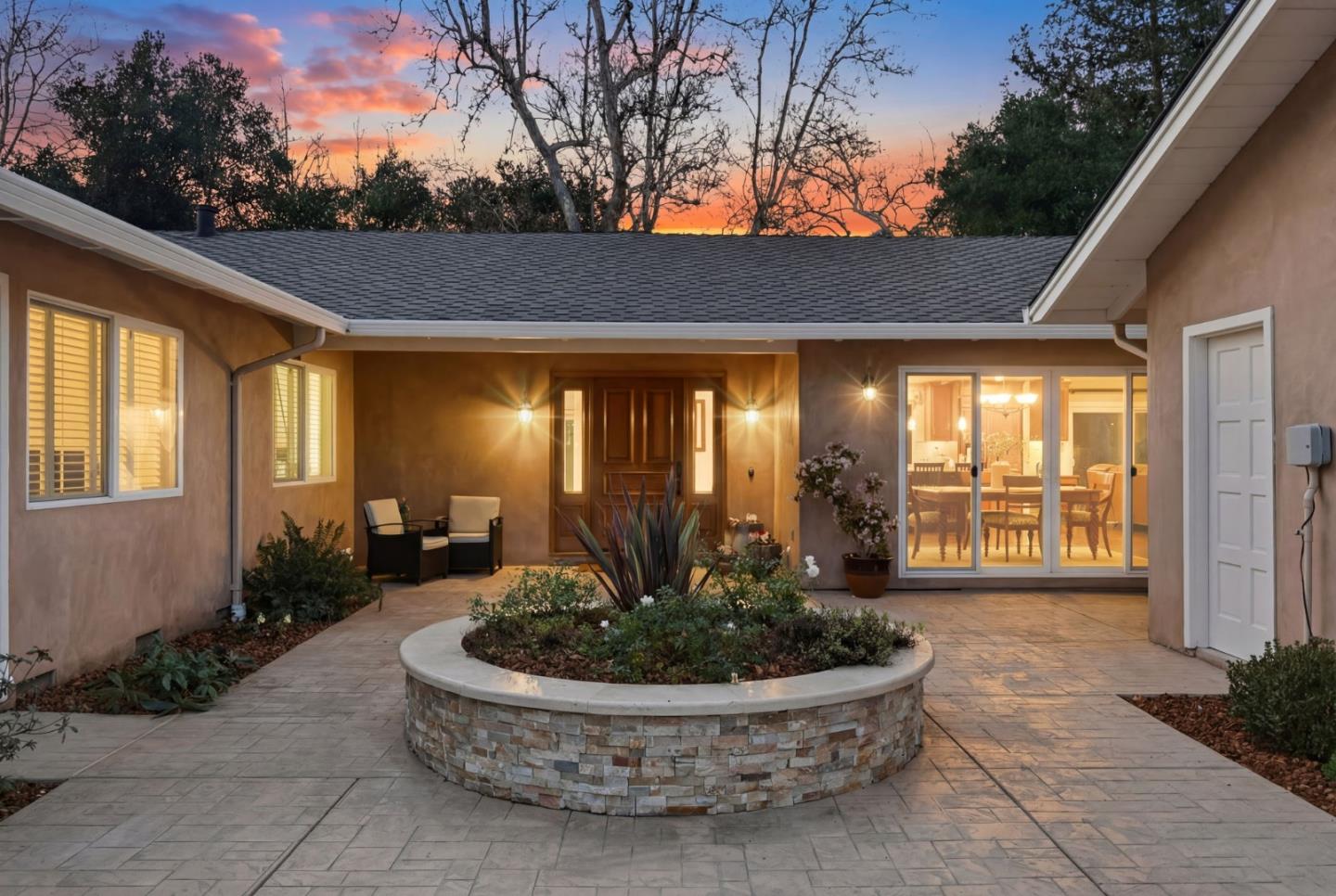 Detail Gallery Image 6 of 92 For 13243 via Ranchero Dr, Saratoga,  CA 95070 - 6 Beds | 4 Baths