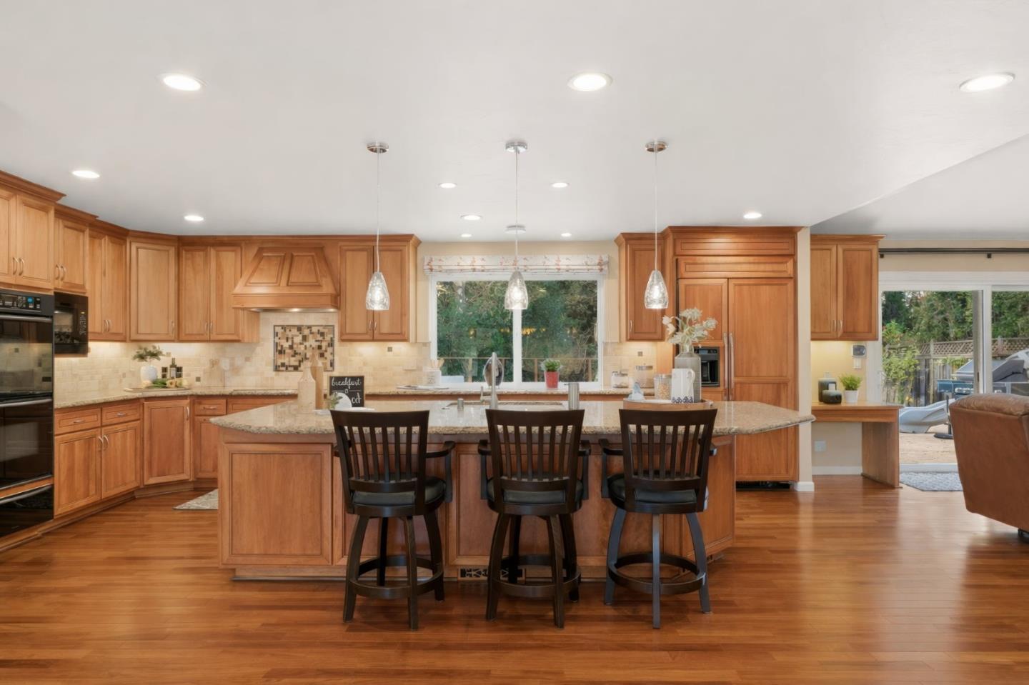 Detail Gallery Image 9 of 92 For 13243 via Ranchero Dr, Saratoga,  CA 95070 - 6 Beds | 4 Baths