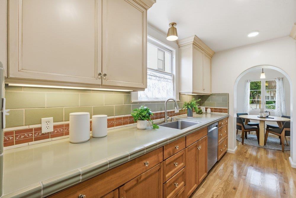 Detail Gallery Image 21 of 98 For 1555 Calaveras Ave, San Jose,  CA 95126 - 4 Beds | 2/1 Baths