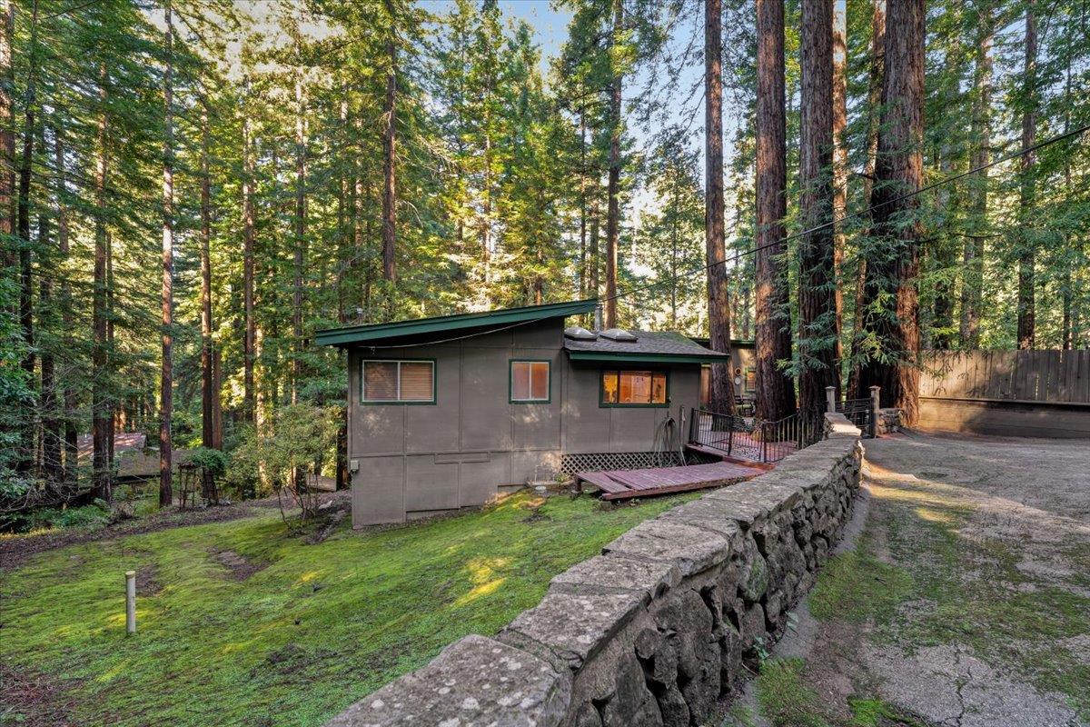 Detail Gallery Image 10 of 39 For 1079 Scenic Dr, Felton,  CA 95018 - 2 Beds | 2 Baths