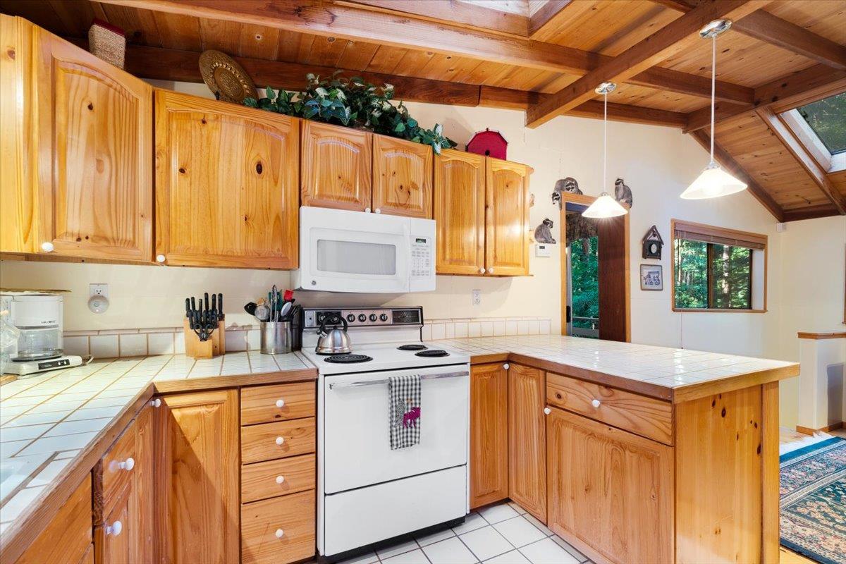 Detail Gallery Image 18 of 39 For 1079 Scenic Dr, Felton,  CA 95018 - 2 Beds | 2 Baths