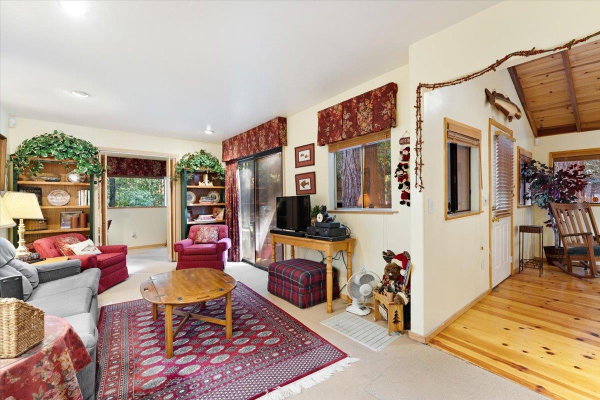 Detail Gallery Image 21 of 39 For 1079 Scenic Dr, Felton,  CA 95018 - 2 Beds | 2 Baths