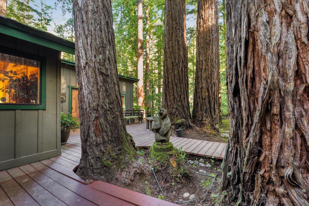 Detail Gallery Image 5 of 39 For 1079 Scenic Dr, Felton,  CA 95018 - 2 Beds | 2 Baths