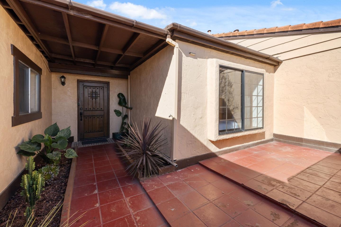 Detail Gallery Image 3 of 29 For 1588 Duran St, Salinas,  CA 93906 - 2 Beds | 1 Baths