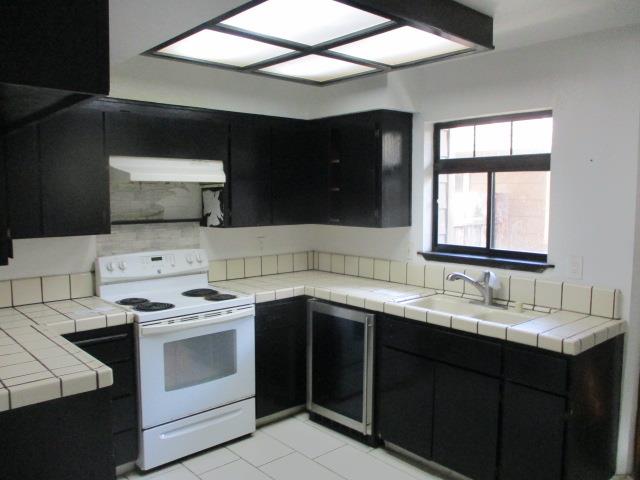 Detail Gallery Image 11 of 36 For 140 Gibson Dr #12,  Hollister,  CA 95023 - 3 Beds | 1/1 Baths