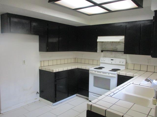 Detail Gallery Image 12 of 36 For 140 Gibson Dr #12,  Hollister,  CA 95023 - 3 Beds | 1/1 Baths