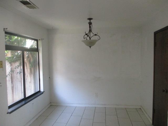 Detail Gallery Image 13 of 36 For 140 Gibson Dr #12,  Hollister,  CA 95023 - 3 Beds | 1/1 Baths