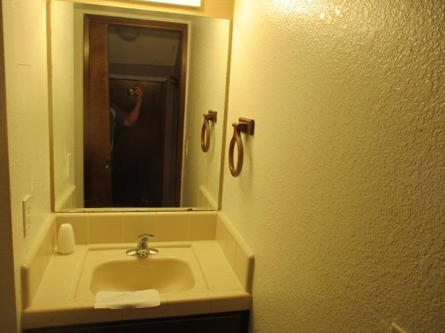 Detail Gallery Image 14 of 36 For 140 Gibson Dr #12,  Hollister,  CA 95023 - 3 Beds | 1/1 Baths