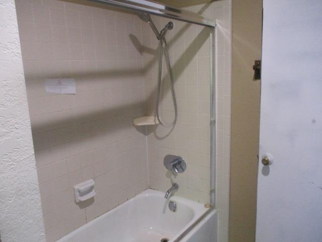 Detail Gallery Image 21 of 36 For 140 Gibson Dr #12,  Hollister,  CA 95023 - 3 Beds | 1/1 Baths