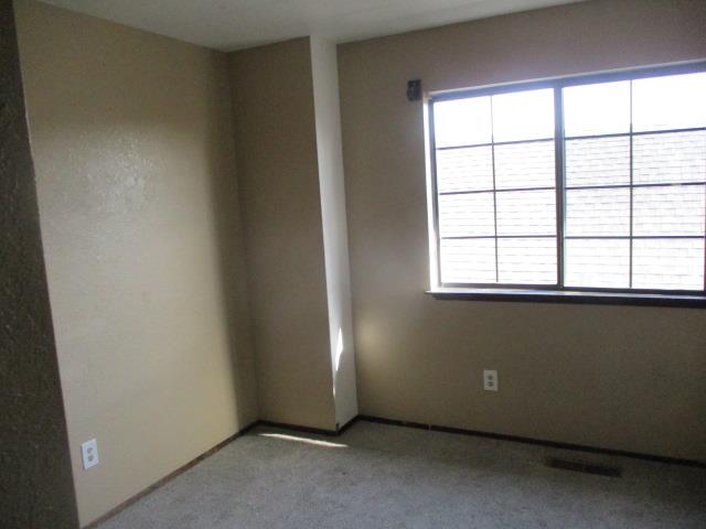 Detail Gallery Image 22 of 36 For 140 Gibson Dr #12,  Hollister,  CA 95023 - 3 Beds | 1/1 Baths