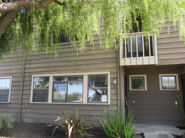 Detail Gallery Image 3 of 36 For 140 Gibson Dr #12,  Hollister,  CA 95023 - 3 Beds | 1/1 Baths