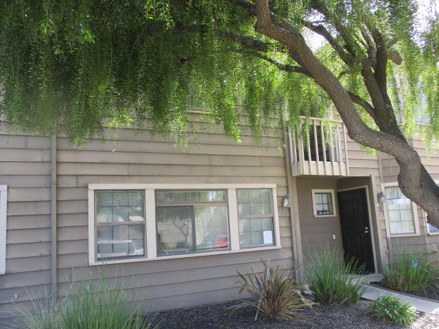 Detail Gallery Image 5 of 36 For 140 Gibson Dr #12,  Hollister,  CA 95023 - 3 Beds | 1/1 Baths