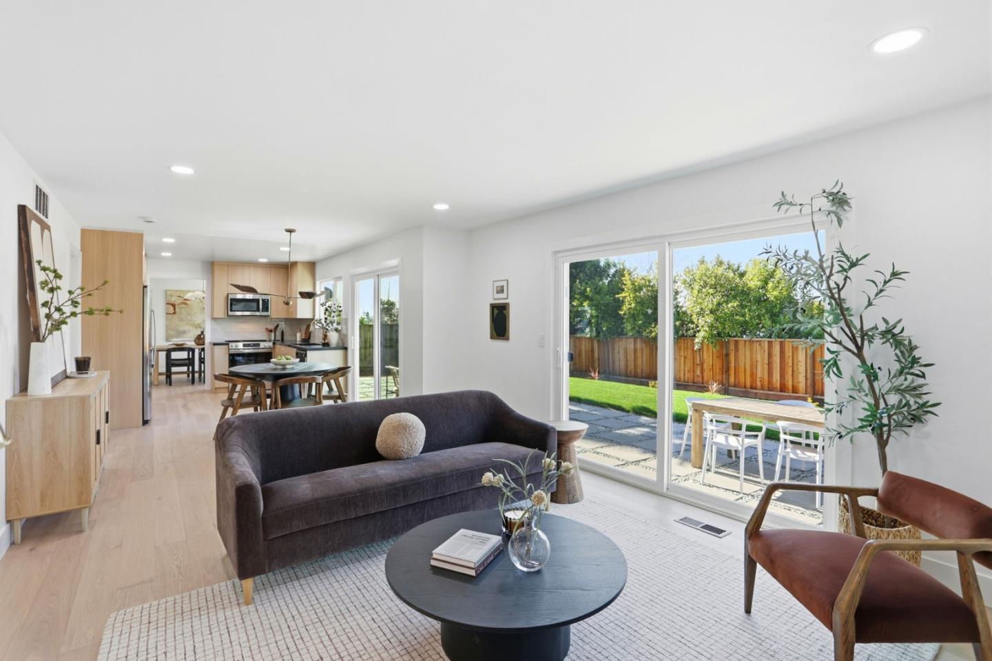 Detail Gallery Image 10 of 40 For 3047 Rollingwood Ct, San Jose,  CA 95148 - 5 Beds | 2/1 Baths