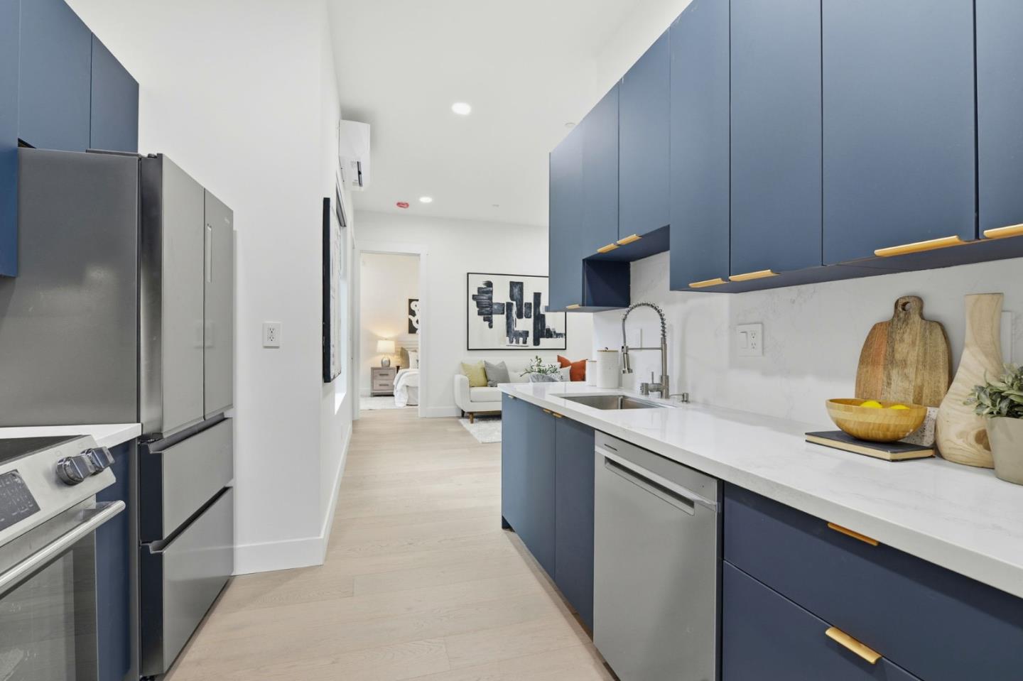 Detail Gallery Image 12 of 49 For 314 Poplar Ave, Redwood City,  CA 94061 - 5 Beds | 5/1 Baths