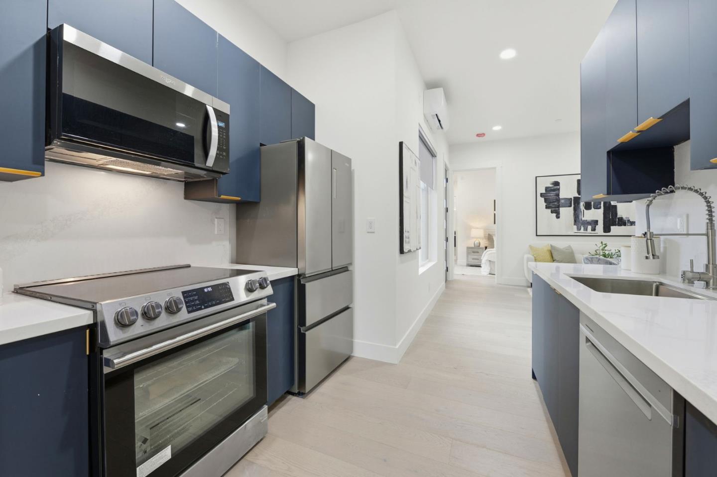 Detail Gallery Image 13 of 49 For 314 Poplar Ave, Redwood City,  CA 94061 - 5 Beds | 5/1 Baths