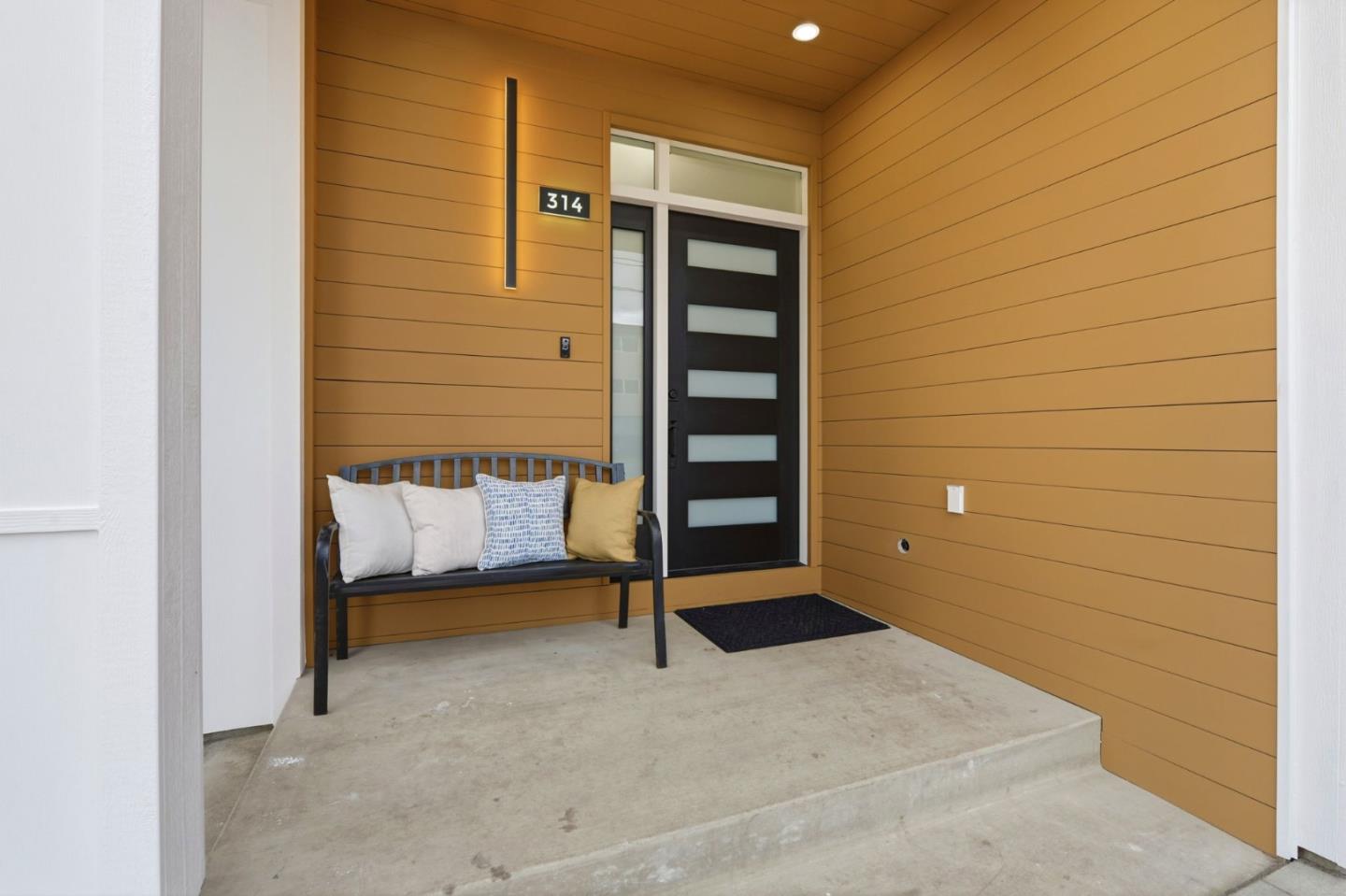 Detail Gallery Image 3 of 49 For 314 Poplar Ave, Redwood City,  CA 94061 - 5 Beds | 5/1 Baths