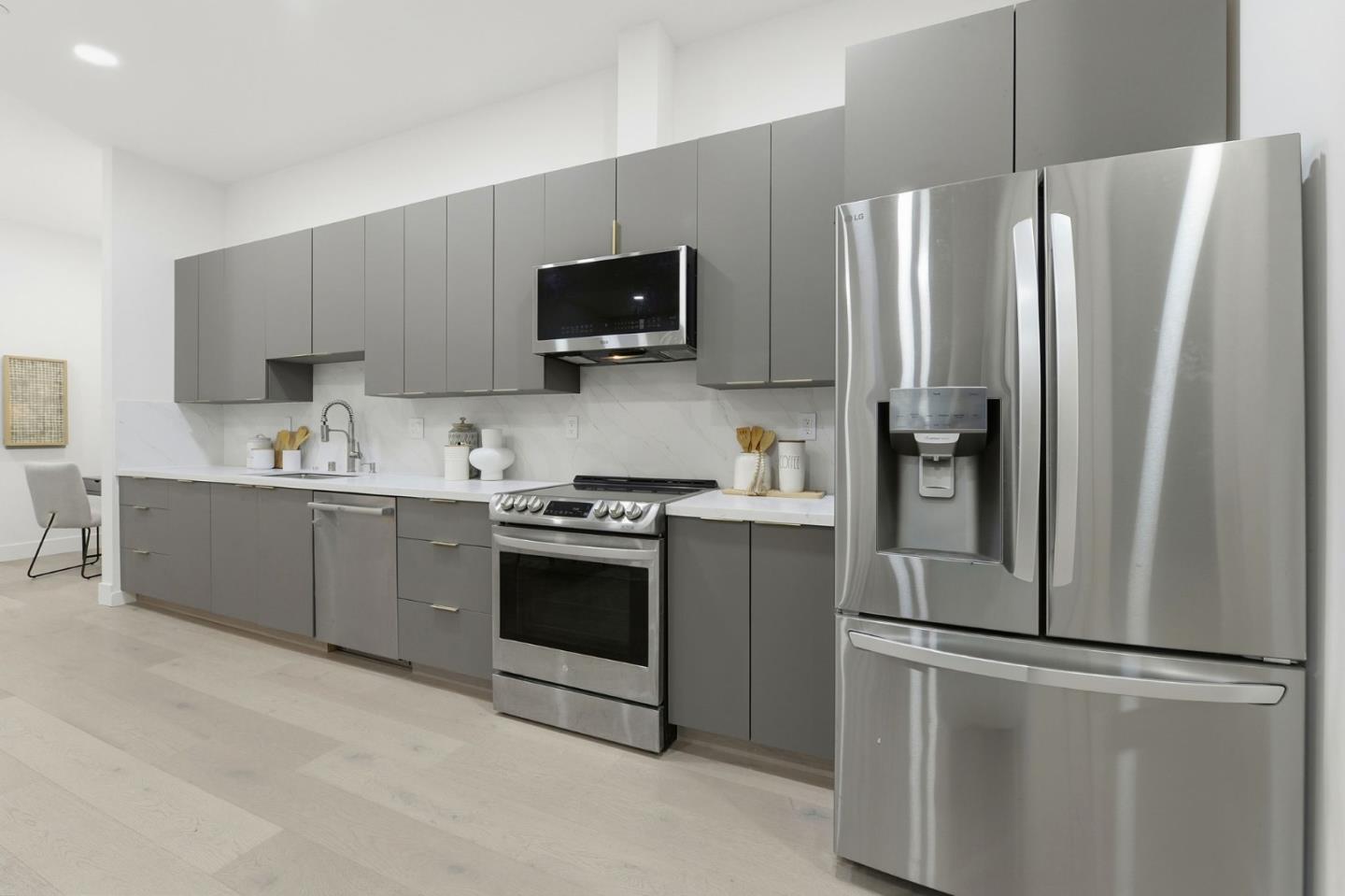 Detail Gallery Image 9 of 49 For 314 Poplar Ave, Redwood City,  CA 94061 - 5 Beds | 5/1 Baths