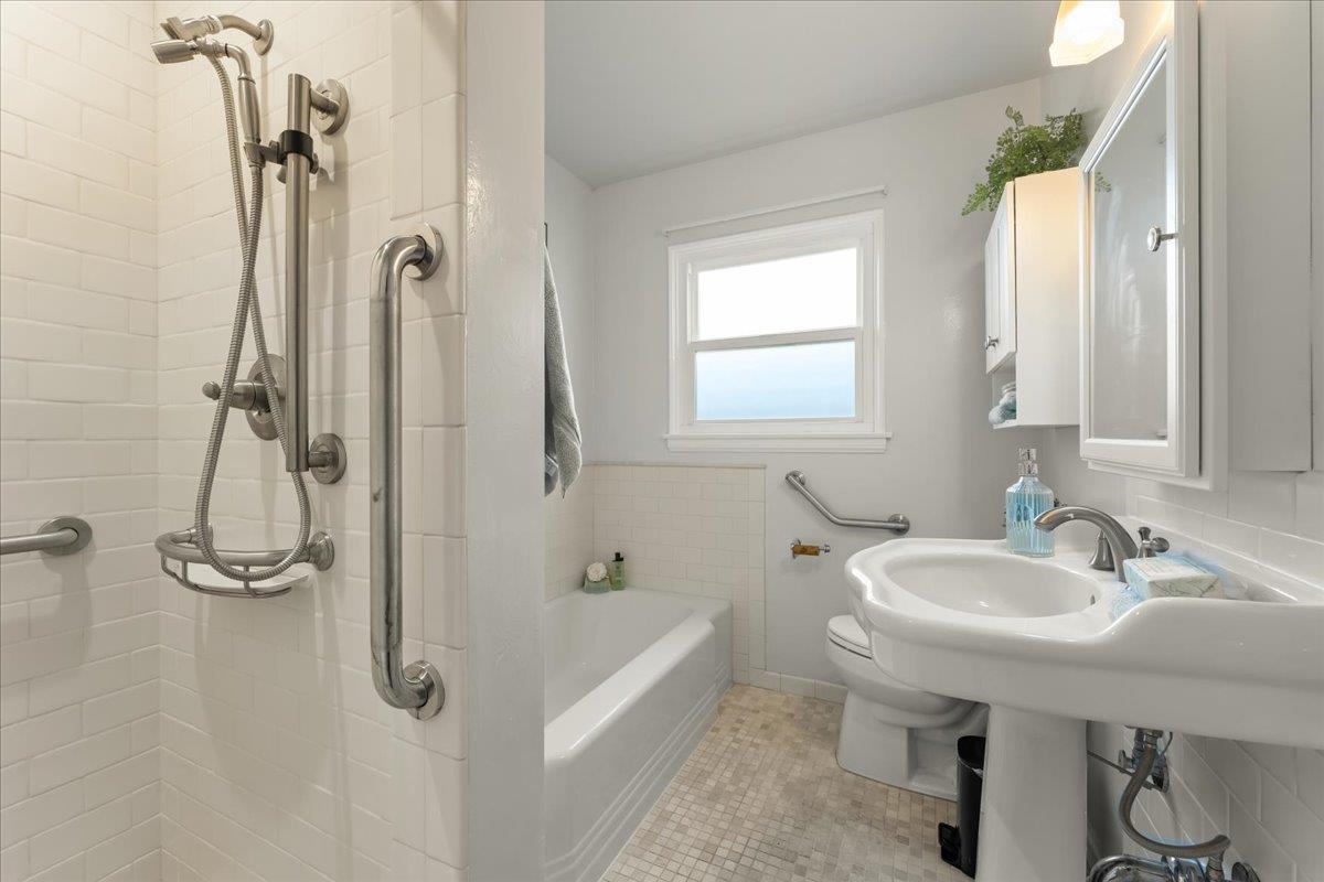 Detail Gallery Image 10 of 18 For 515 Arleta Ave, San Jose,  CA 95128 - 2 Beds | 1 Baths