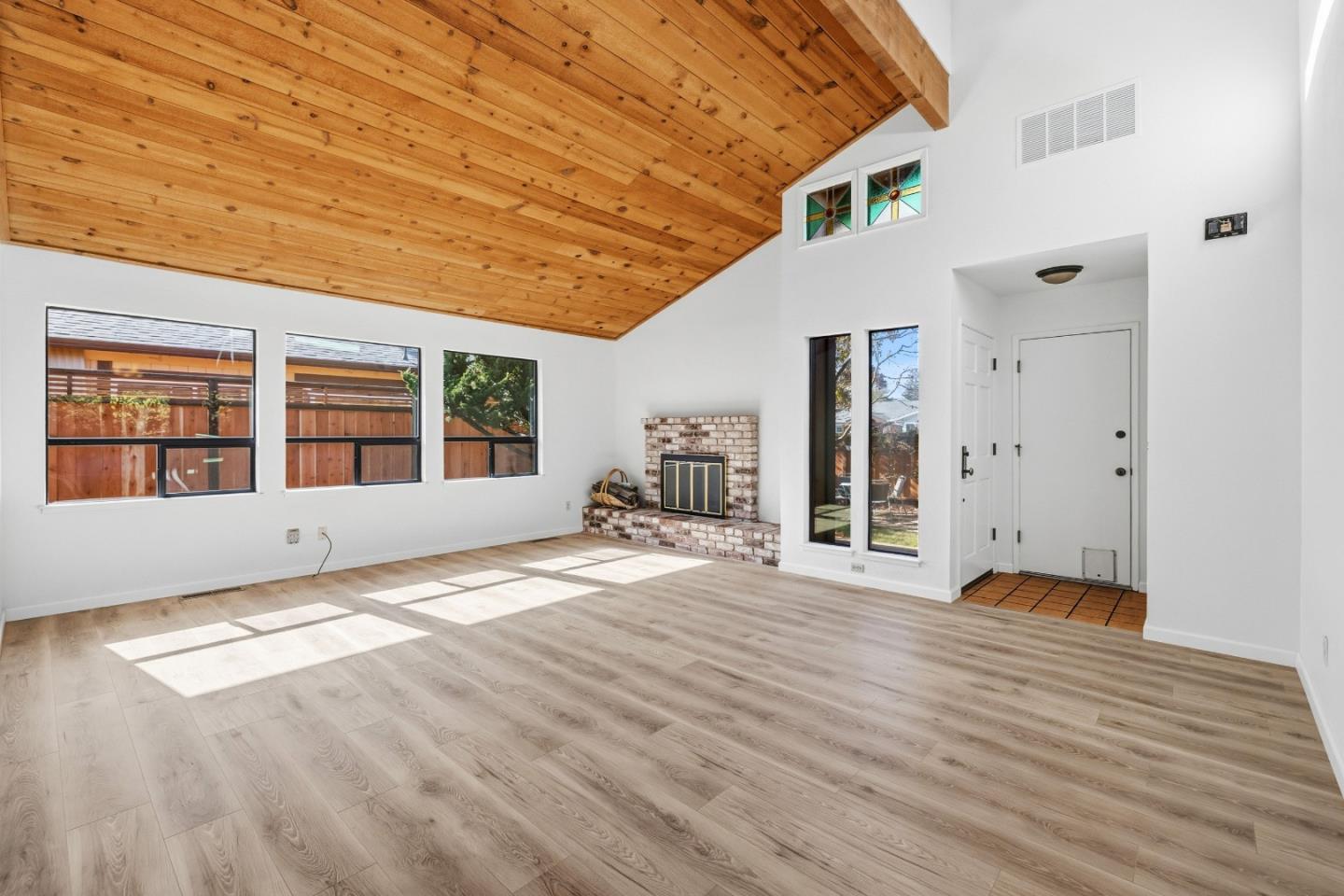 Detail Gallery Image 4 of 51 For 2258 Juan Pablo Ln, Santa Cruz,  CA 95062 - 2 Beds | 1/1 Baths