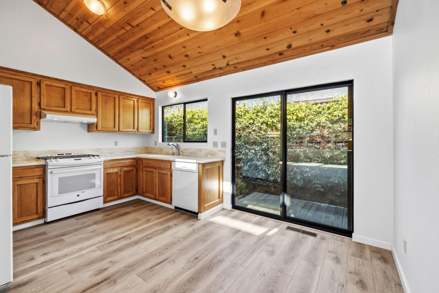 Detail Gallery Image 8 of 51 For 2258 Juan Pablo Ln, Santa Cruz,  CA 95062 - 2 Beds | 1/1 Baths