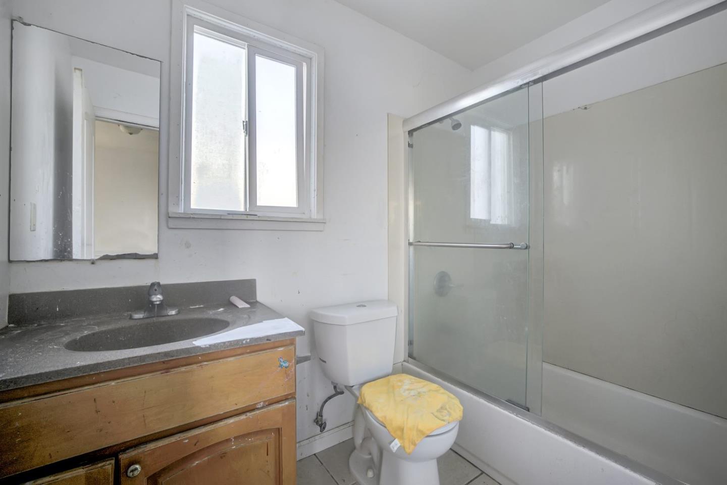 Detail Gallery Image 19 of 44 For 664 Grand Ave, South San Francisco,  CA 94080 - 7 Beds | 3 Baths