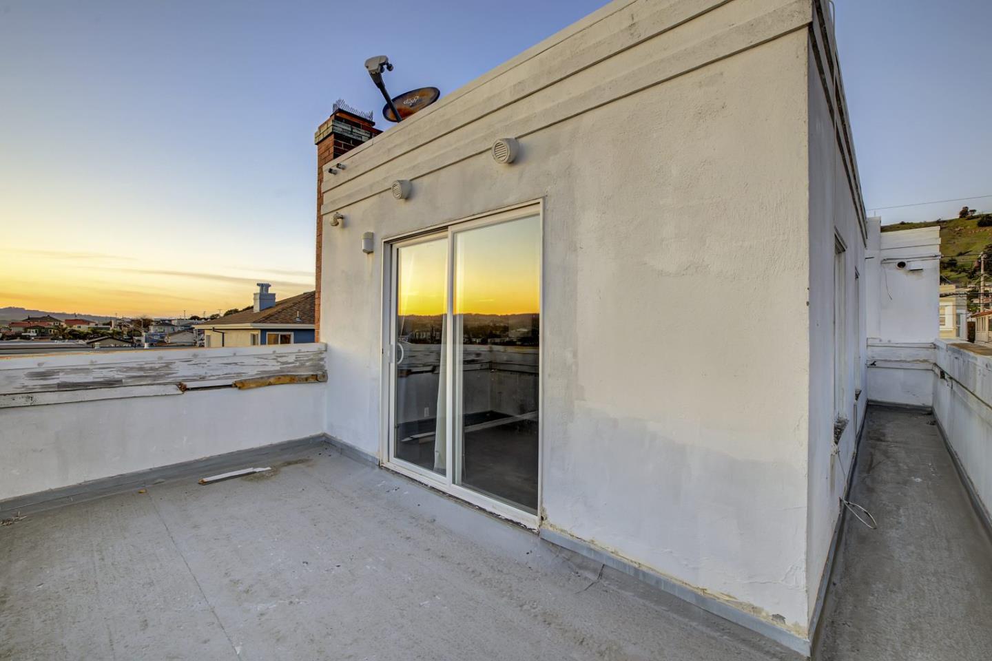 Detail Gallery Image 21 of 44 For 664 Grand Ave, South San Francisco,  CA 94080 - 7 Beds | 3 Baths