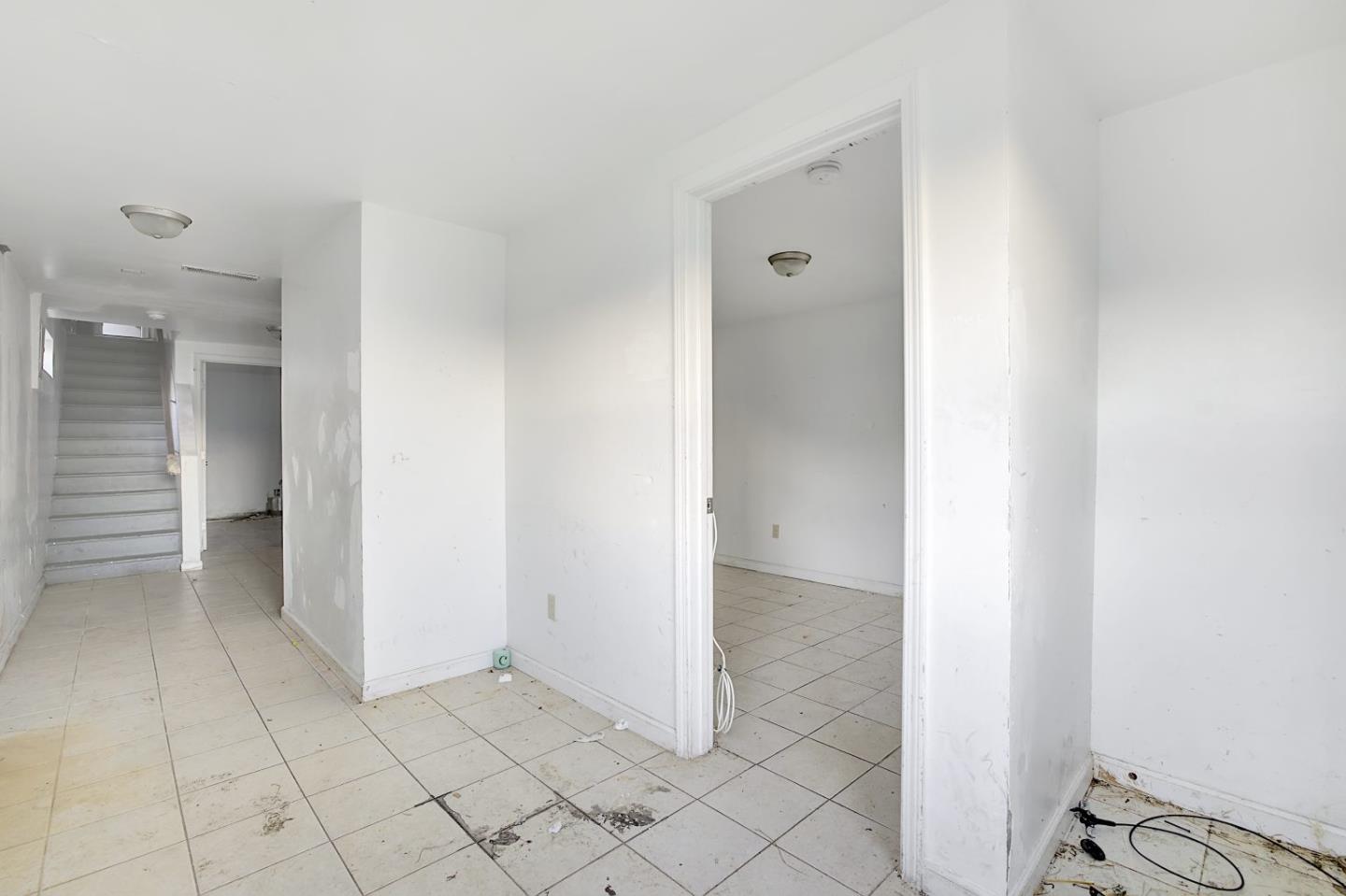 Detail Gallery Image 31 of 44 For 664 Grand Ave, South San Francisco,  CA 94080 - 7 Beds | 3 Baths