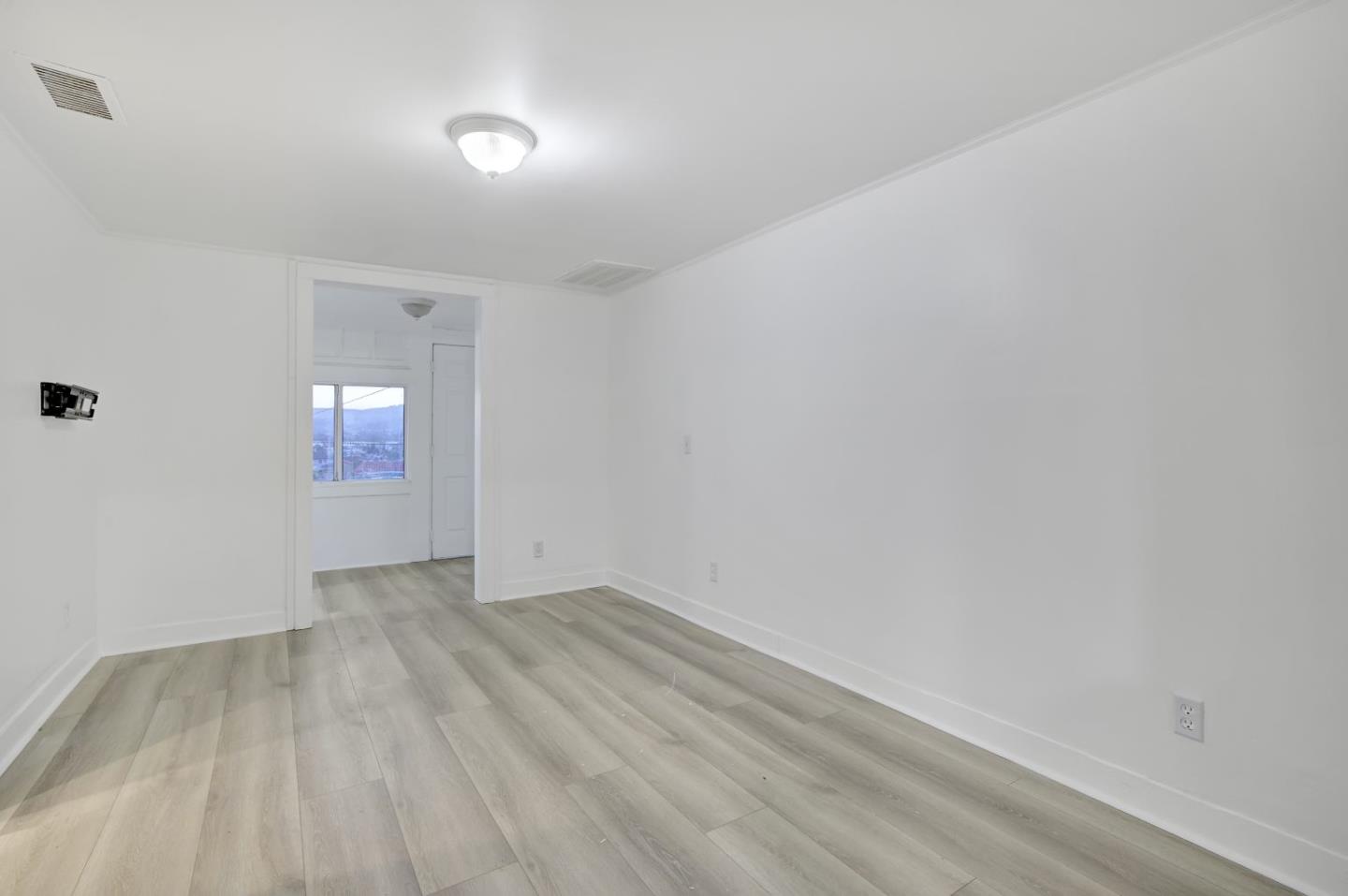 Detail Gallery Image 34 of 44 For 664 Grand Ave, South San Francisco,  CA 94080 - 7 Beds | 3 Baths