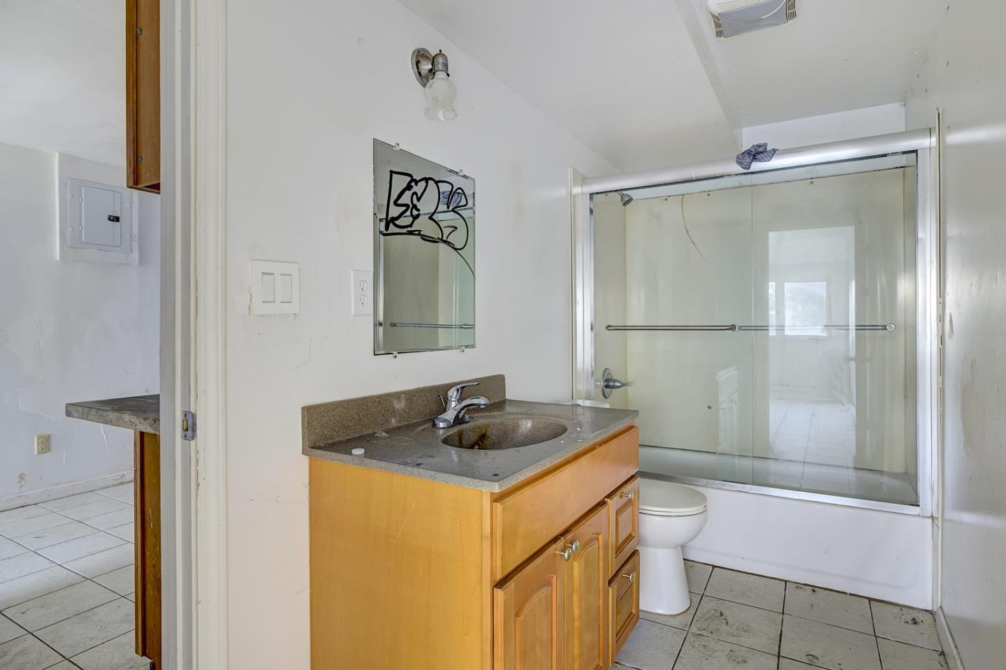 Detail Gallery Image 37 of 44 For 664 Grand Ave, South San Francisco,  CA 94080 - 7 Beds | 3 Baths