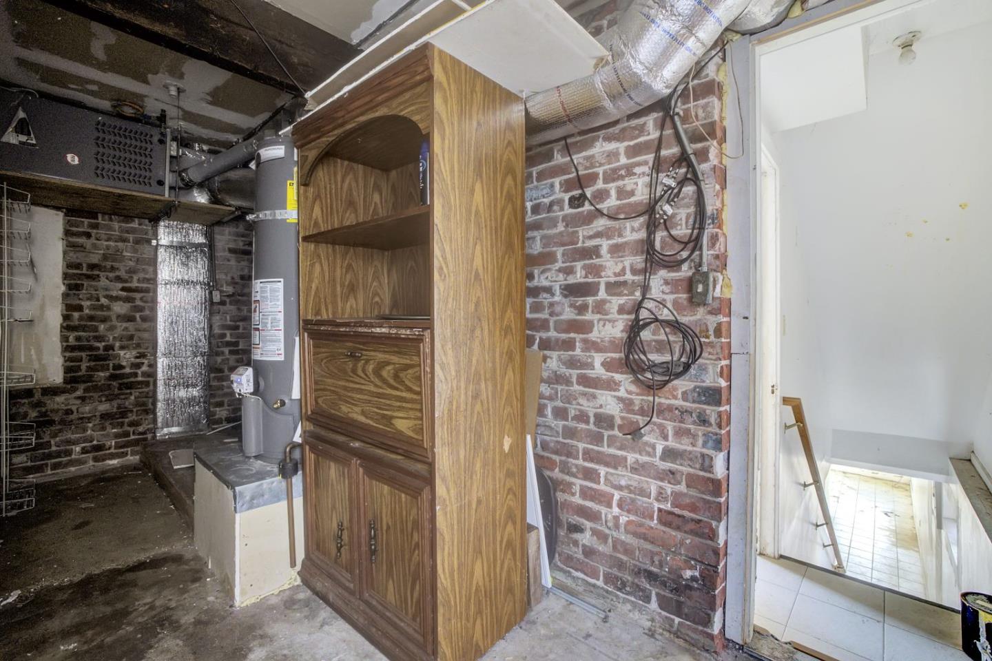 Detail Gallery Image 5 of 44 For 664 Grand Ave, South San Francisco,  CA 94080 - 7 Beds | 3 Baths